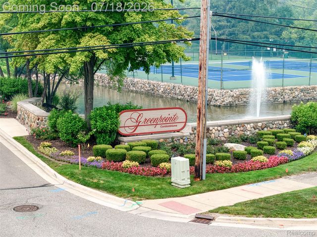 7482 Sheffield, West Bloomfield Charter Township, MI 48322