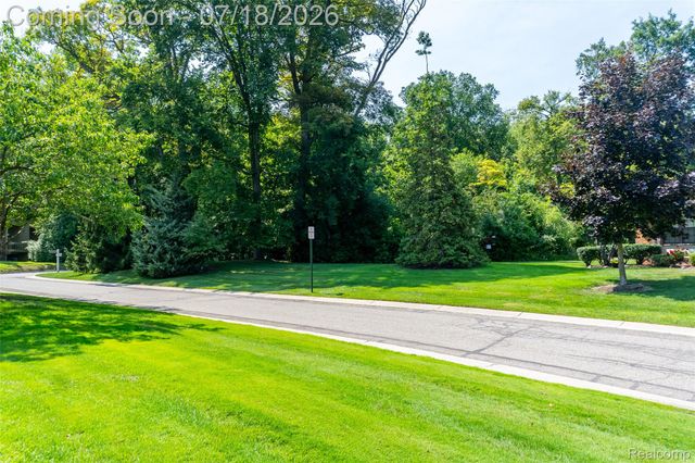 7482 Sheffield, West Bloomfield Charter Township, MI 48322