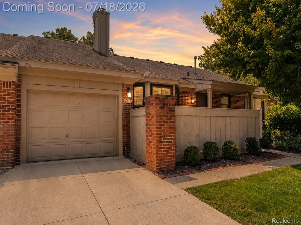 7482 Sheffield, West Bloomfield Charter Township, MI 48322