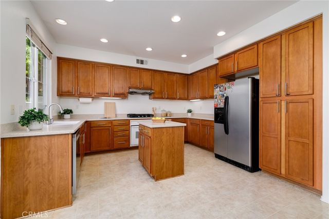 13329 Goldmedal, Chino, CA 91710
