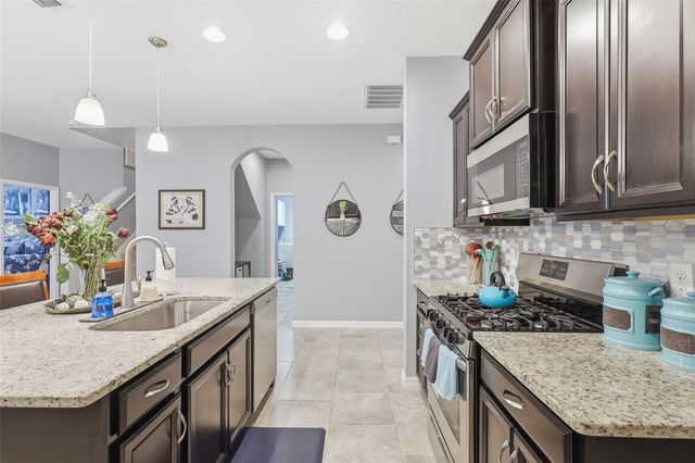 737 E VICTORIA TRAILS BOULEVARD, Deland, FL 32724