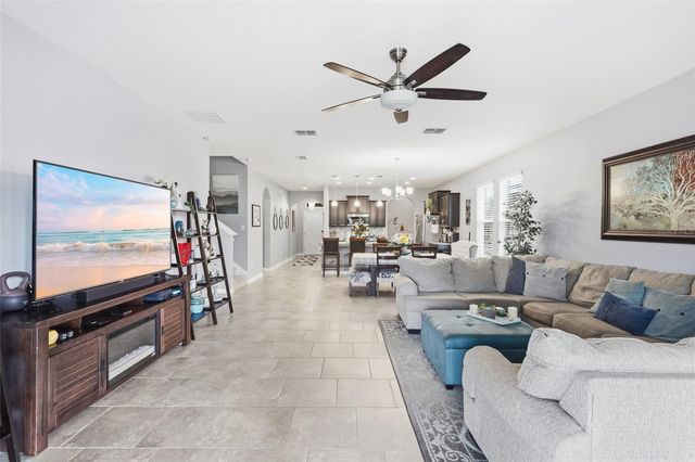 737 E VICTORIA TRAILS BOULEVARD, Deland, FL 32724