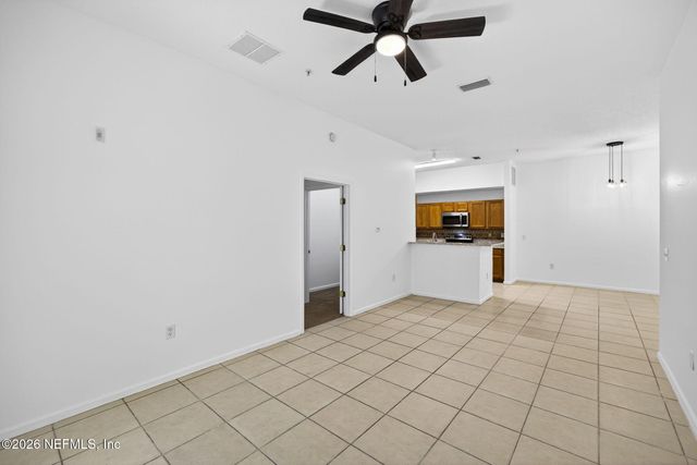 6111 MAGGIES Circle 104, Jacksonville, FL 32244