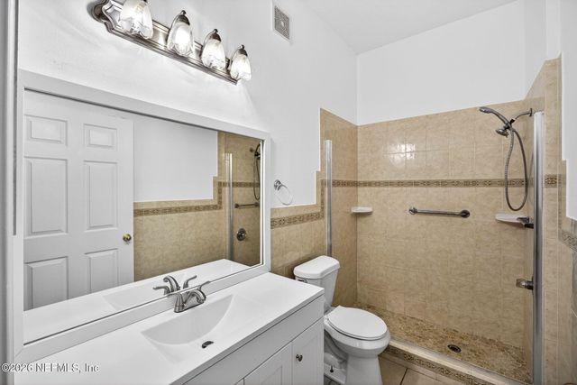 6111 MAGGIES Circle 104, Jacksonville, FL 32244