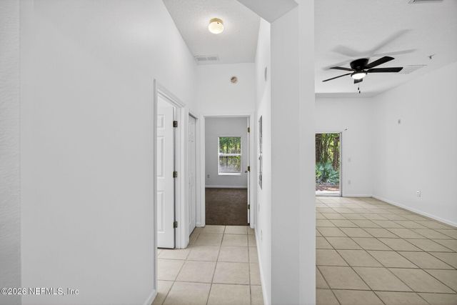 6111 MAGGIES Circle 104, Jacksonville, FL 32244