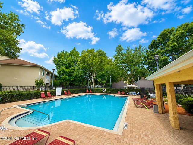 6111 MAGGIES Circle 104, Jacksonville, FL 32244