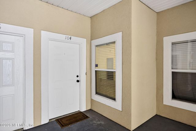 6111 MAGGIES Circle 104, Jacksonville, FL 32244