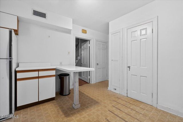 1527 Dean Street, Niskayuna, NY 12309