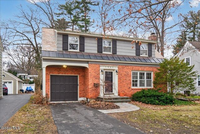 1527 Dean Street, Niskayuna, NY 12309