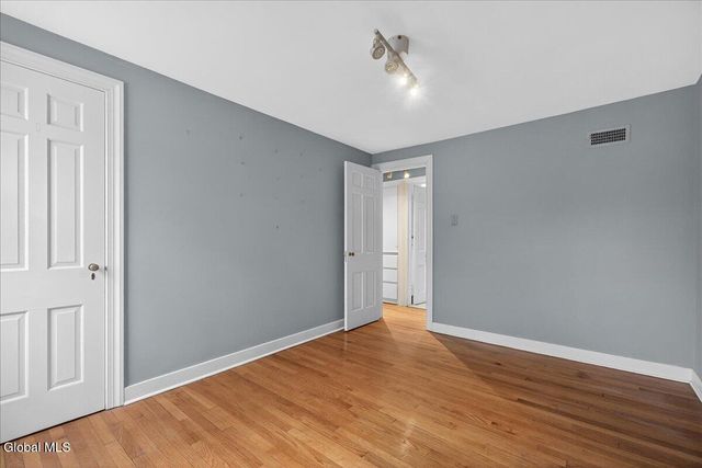 1527 Dean Street, Niskayuna, NY 12309