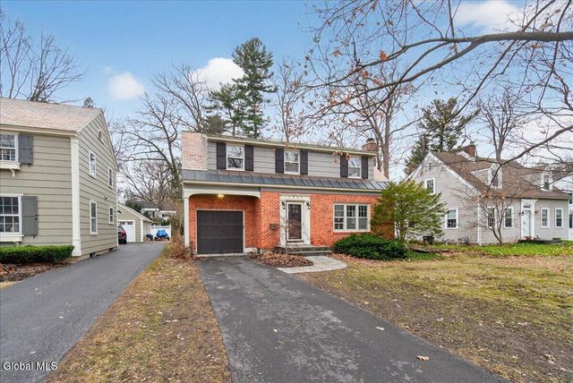 1527 Dean Street, Niskayuna, NY 12309