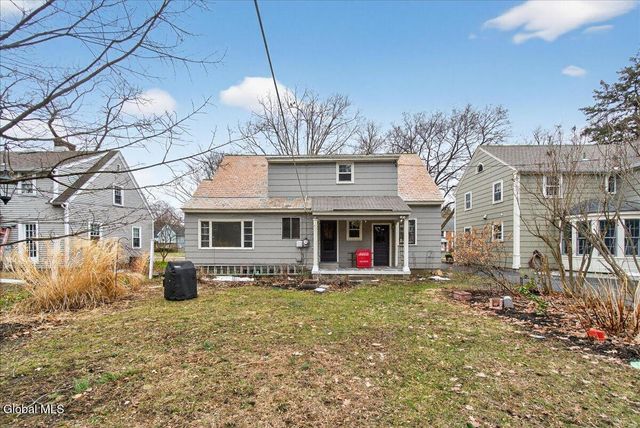 1527 Dean Street, Niskayuna, NY 12309