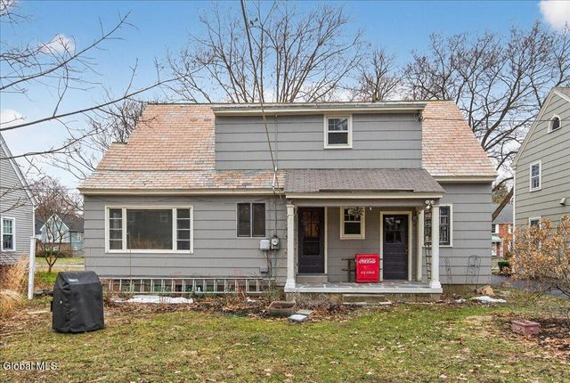 1527 Dean Street, Niskayuna, NY 12309