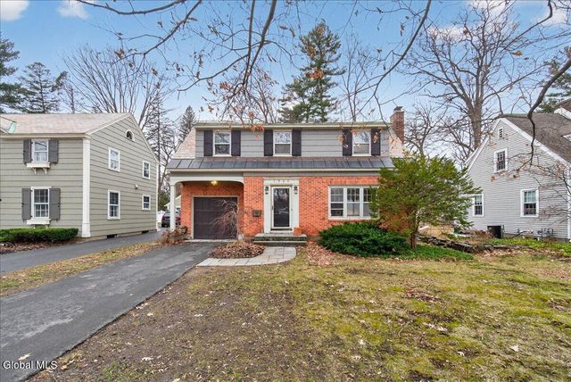 1527 Dean Street, Niskayuna, NY 12309