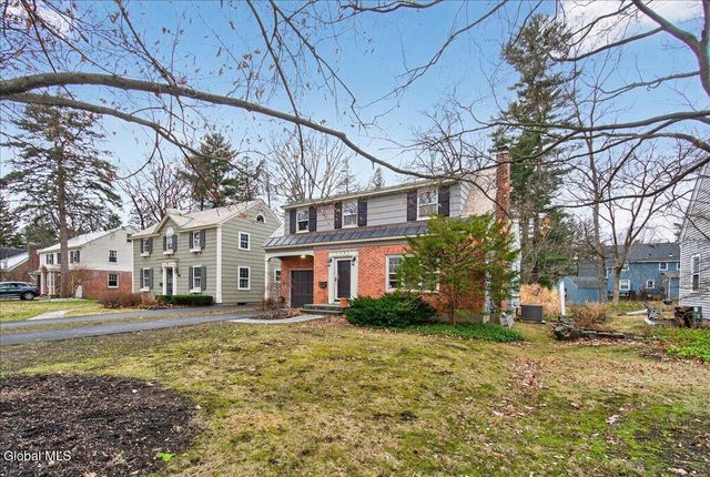 1527 Dean Street, Niskayuna, NY 12309