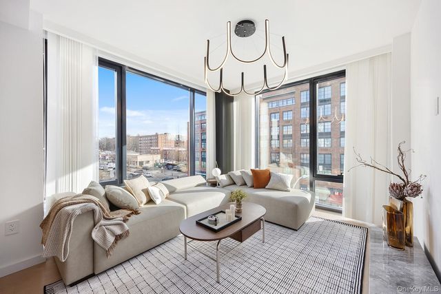 35-30 146 Street 704, Flushing, NY 11354