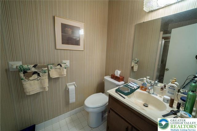 1880 Bent Pine Hill, Upper Macungie Twp, PA 18051