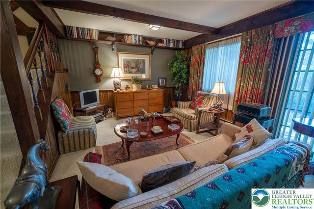 1880 Bent Pine Hill, Upper Macungie Twp, PA 18051