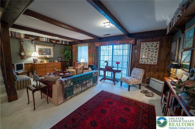 1880 Bent Pine Hill, Upper Macungie Twp, PA 18051