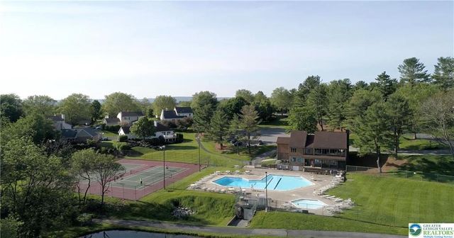1880 Bent Pine Hill, Upper Macungie Twp, PA 18051