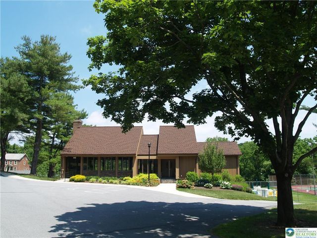 1880 Bent Pine Hill, Upper Macungie Twp, PA 18051