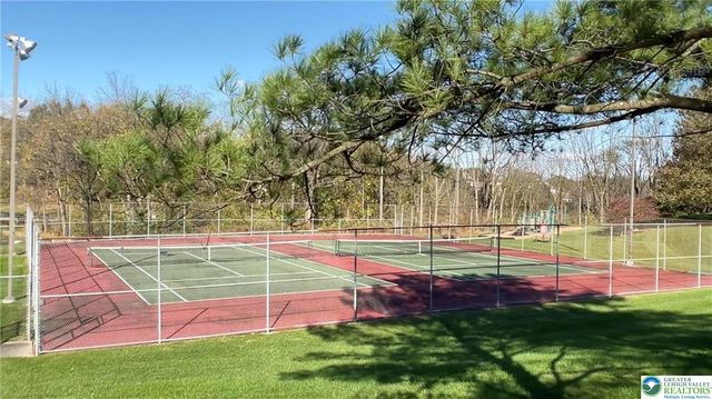 1880 Bent Pine Hill, Upper Macungie Twp, PA 18051