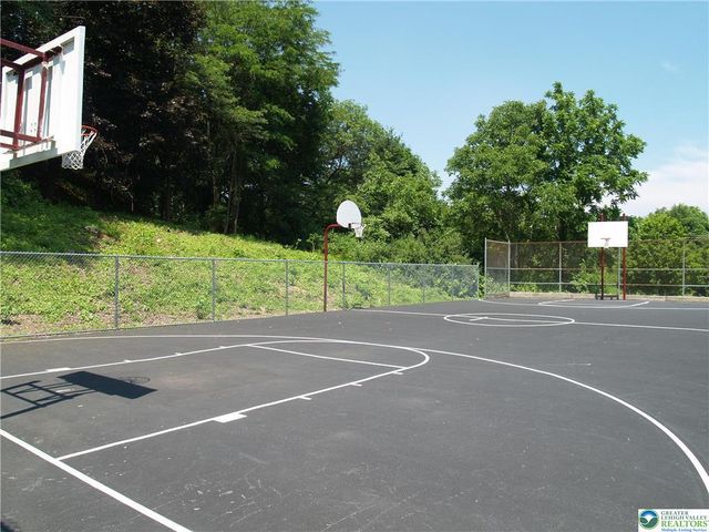 1880 Bent Pine Hill, Upper Macungie Twp, PA 18051