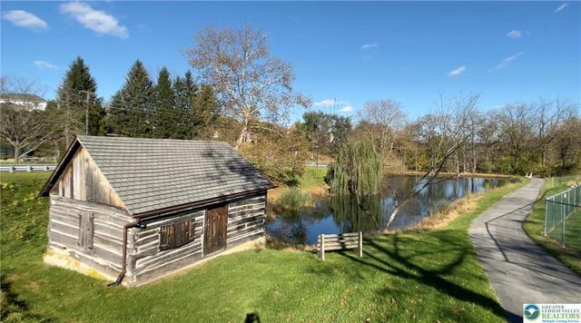 1880 Bent Pine Hill, Upper Macungie Twp, PA 18051