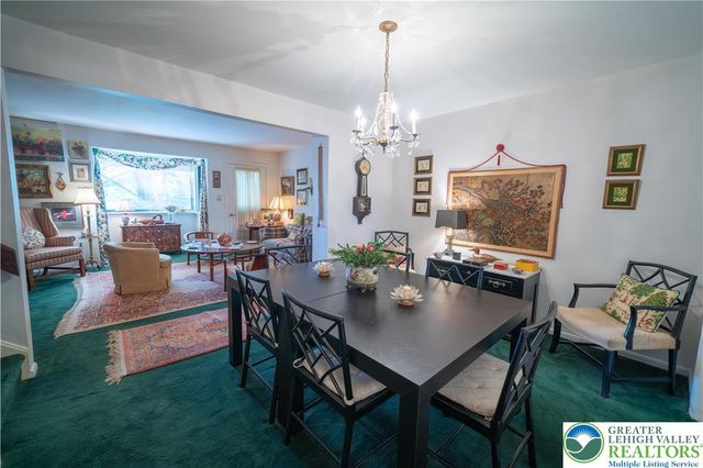 1880 Bent Pine Hill, Upper Macungie Twp, PA 18051
