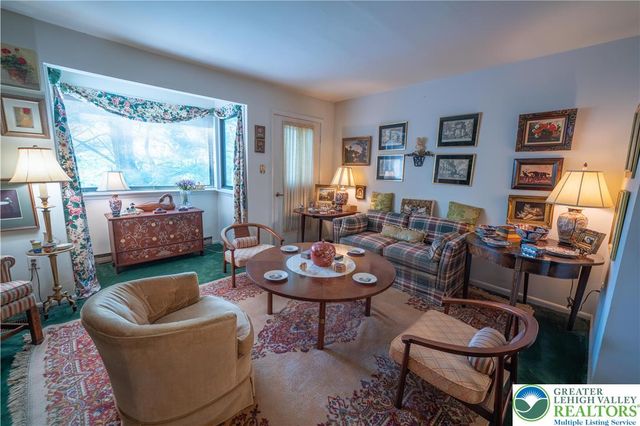 1880 Bent Pine Hill, Upper Macungie Twp, PA 18051