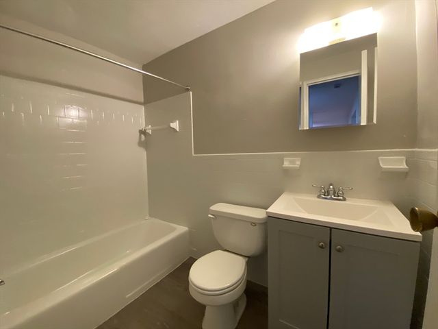 55 Elmwood Park 4, Quincy, MA 02170