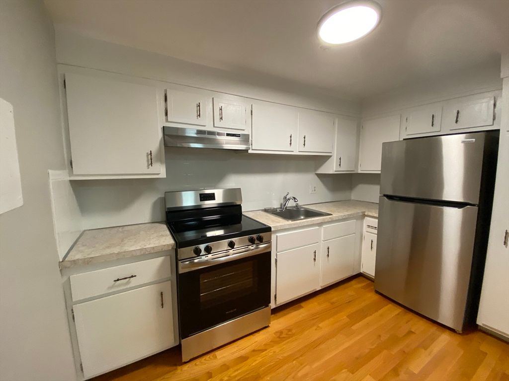 55 Elmwood Park 4, Quincy, MA 02170