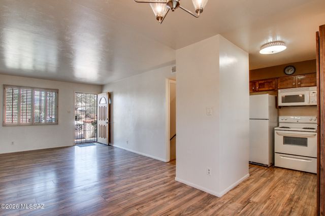 1238 S Camino Seco, Tucson, AZ 85710