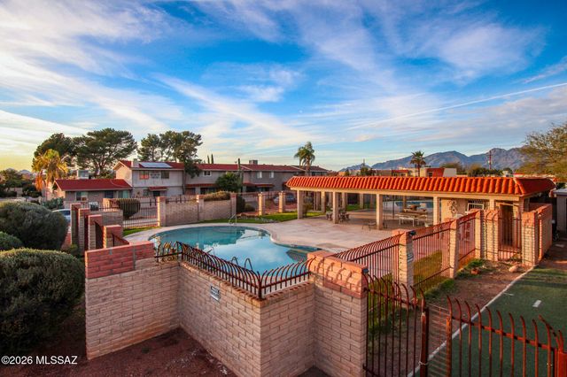 1238 S Camino Seco, Tucson, AZ 85710