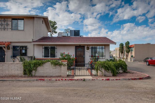1238 S Camino Seco, Tucson, AZ 85710