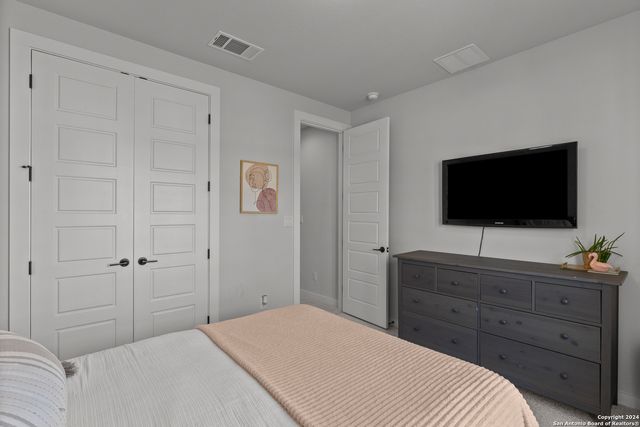 1521 ESCARPMENT, New Braunfels, TX 78132