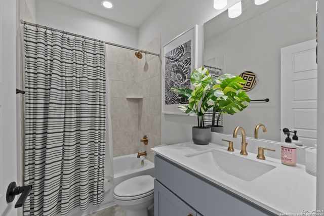 1521 ESCARPMENT, New Braunfels, TX 78132