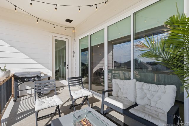 1521 ESCARPMENT, New Braunfels, TX 78132