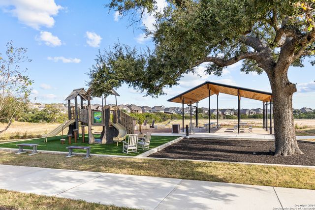 1521 ESCARPMENT, New Braunfels, TX 78132