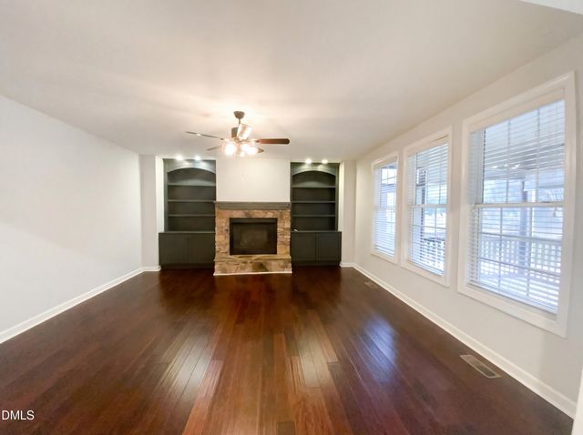 213 Cross Oaks Place, Holly Springs, NC 27540