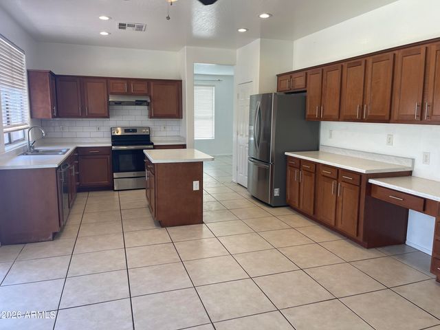 9940 E Medina Avenue, Mesa, AZ 85209