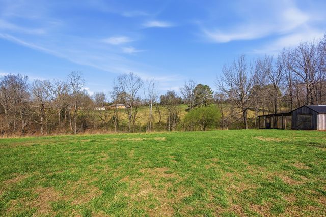 181 Ramah Rd, Leoma, TN 38468