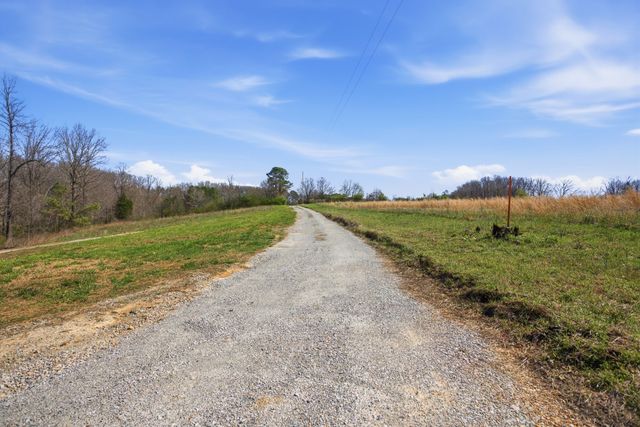 181 Ramah Rd, Leoma, TN 38468