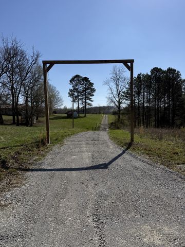 181 Ramah Rd, Leoma, TN 38468