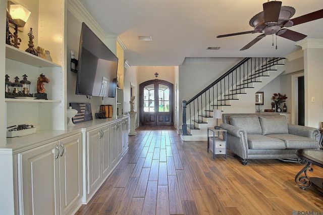 12578 N Lakeshore Dr, Walker, LA 70785