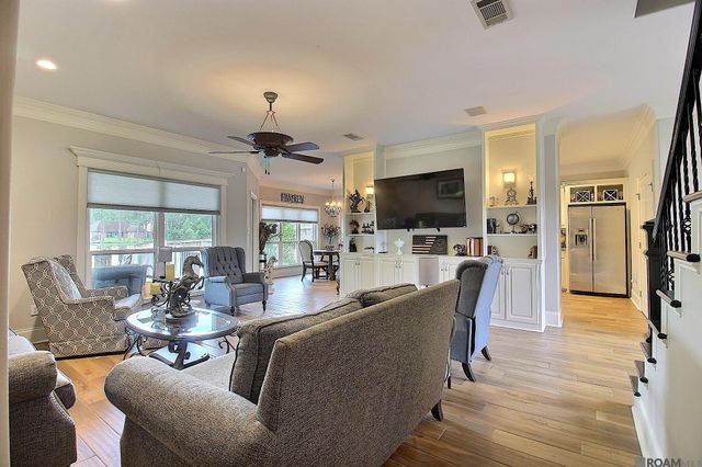 12578 N Lakeshore Dr, Walker, LA 70785