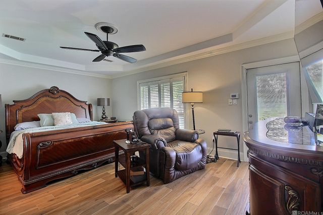 12578 N Lakeshore Dr, Walker, LA 70785