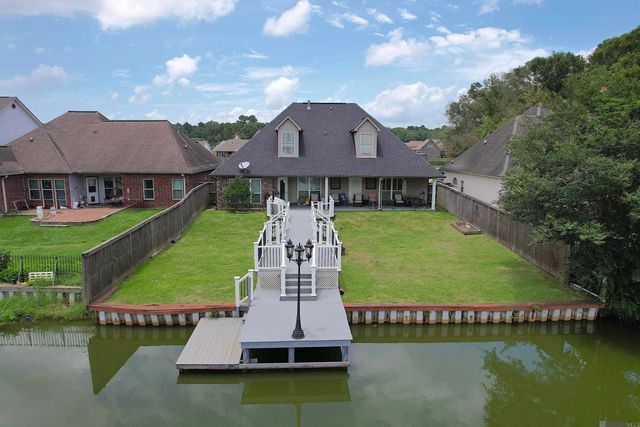 12578 N Lakeshore Dr, Walker, LA 70785
