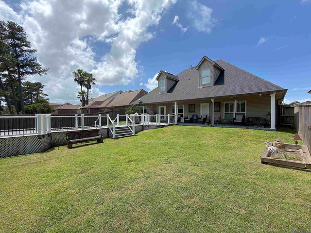 12578 N Lakeshore Dr, Walker, LA 70785