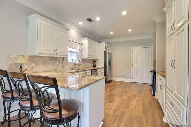 12578 N Lakeshore Dr, Walker, LA 70785